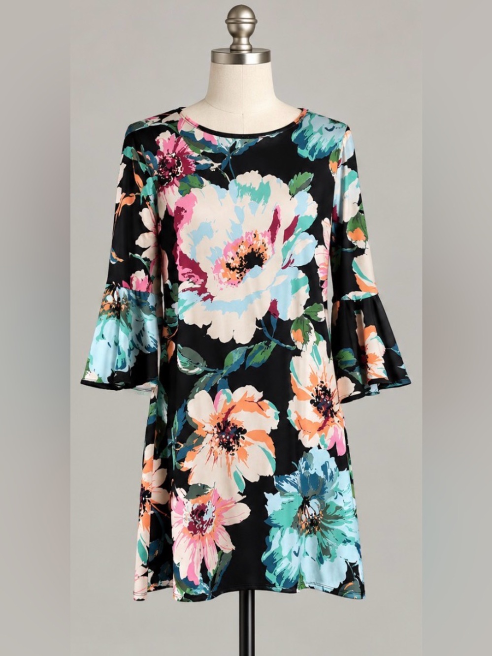 Beautiful flower ROZ & ALI size small dress.